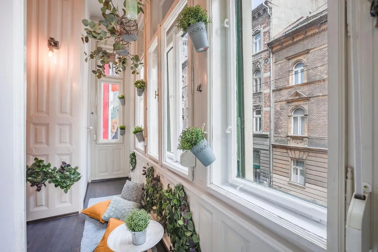 D'Crown Residences Budapest 0*,  Hungary
