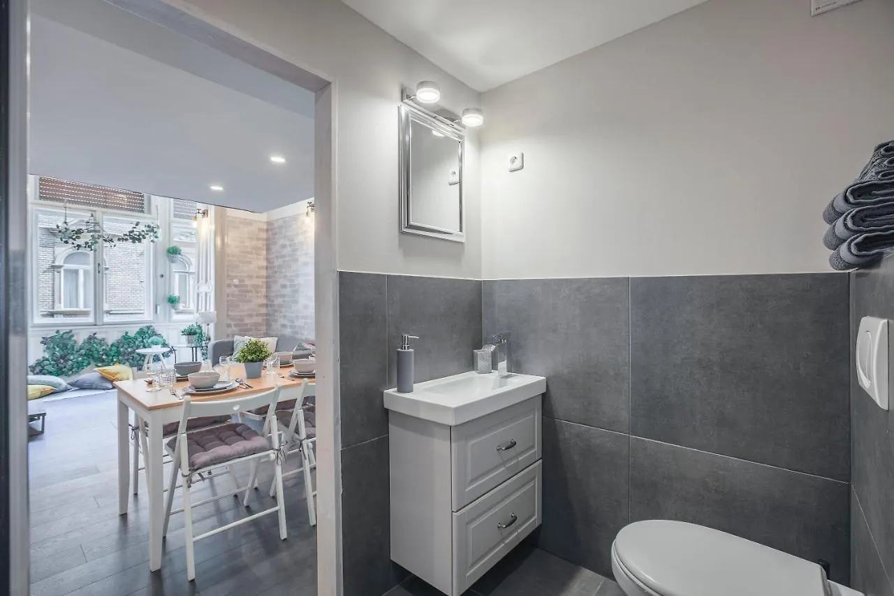 Apartment D'Crown Residences Budapest